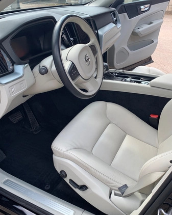 Volvo XC 60 cena 120000 przebieg: 132000, rok produkcji 2017 z Suchowola małe 191